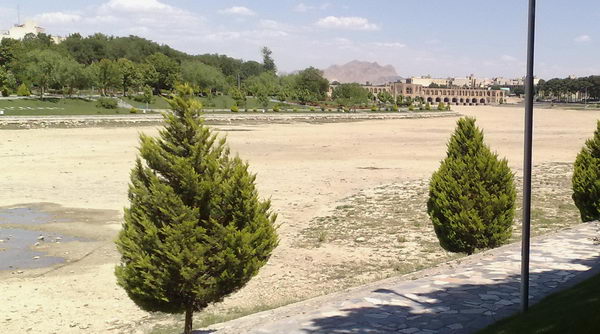 زاینده رودی که دیگر زنده نیست! زاینده رودی که دیگر زنده نیست!