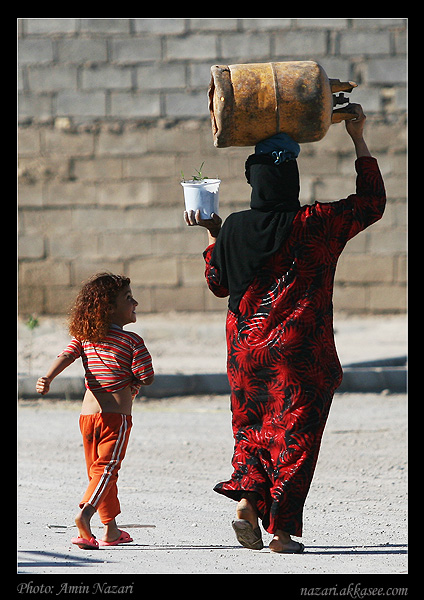 من تحت تأثیر نوشخند نگاه دخترک به مادرش هستم ... دقت کنید!