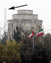 دکلهای برق در حریم آرامگاه کاملاً مشهود است …